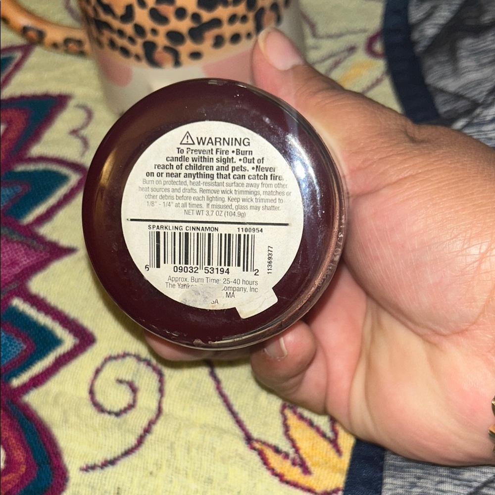 NWT Small Yankee Candle Sparkling Cinnamon Jar Candle- 3.7 Oz - Picture 10 of 12